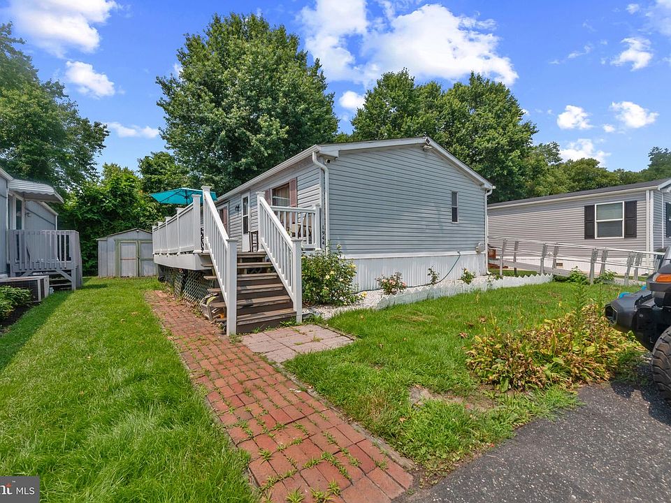 1st image of 1944 Sidnee Dr