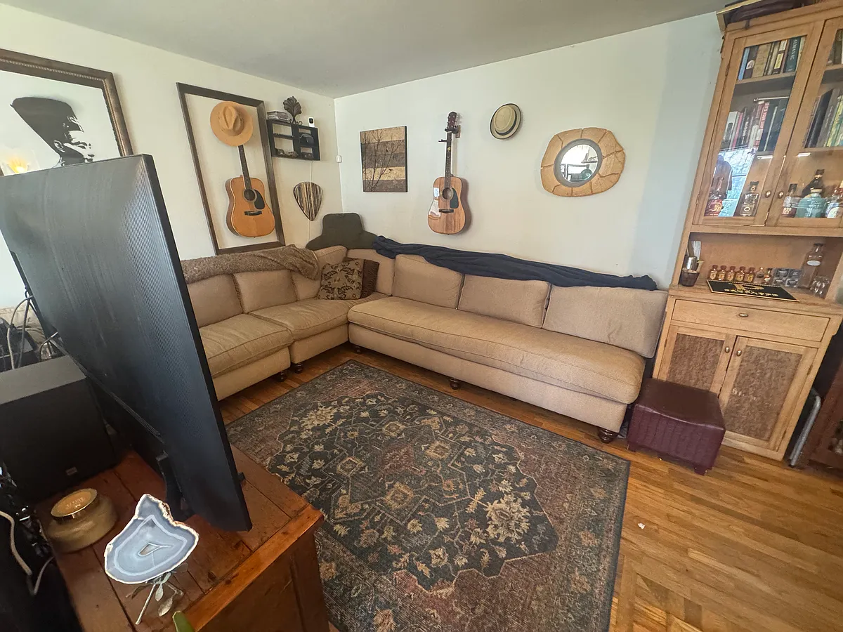 Building Photo - 610 N Pine St #3