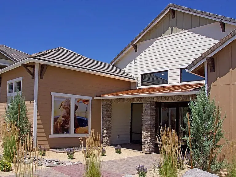 Silverado Apartments — Photo 3