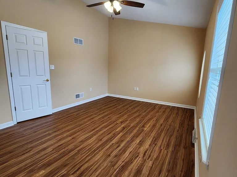 10528 Forest Hill Dr — Photo 33
