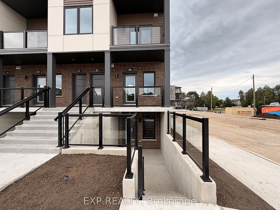 42 Lowes Rd W