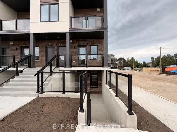 42 Lowes Rd W, Guelph, ON