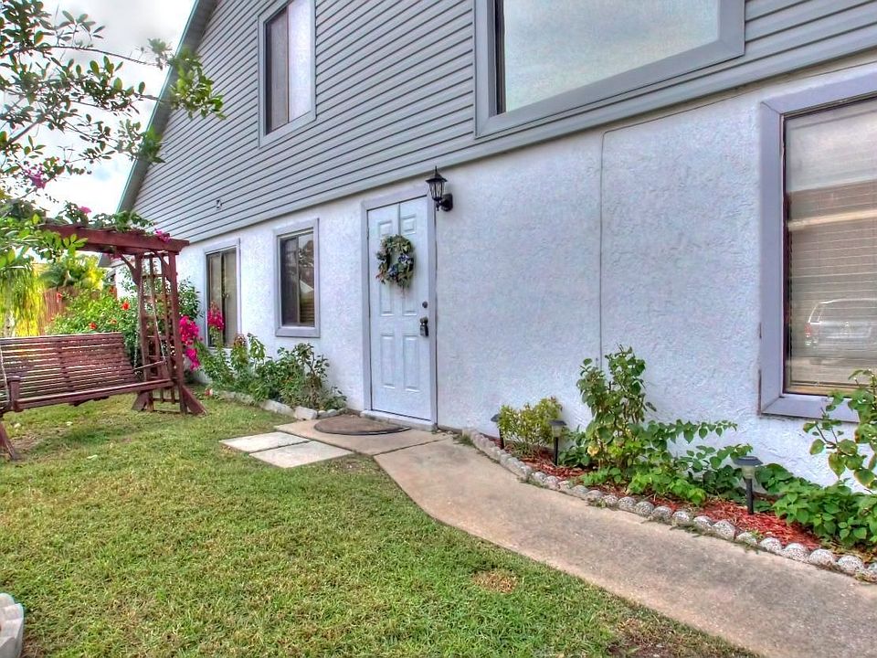 1st image of 301 Sherwood Pl