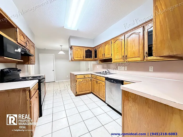 619 Midvale Dr — Photo 10