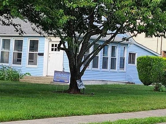 3rd image of 203 Hempstead Gardens Dr