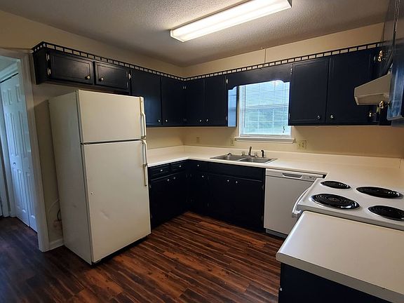 4th image of 6126 Vinnie Dr APT A