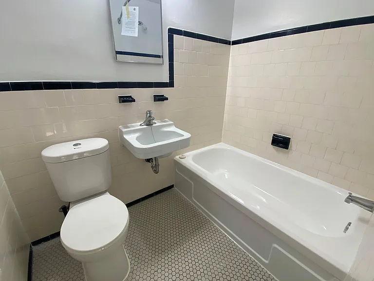1196 Shillington Ave — Photo 31