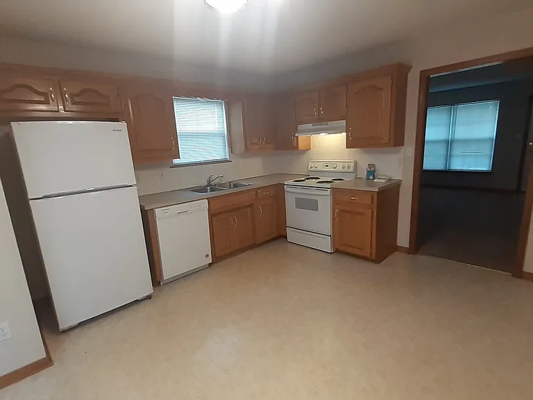 1206 Cottonwood Cir — Photo 4
