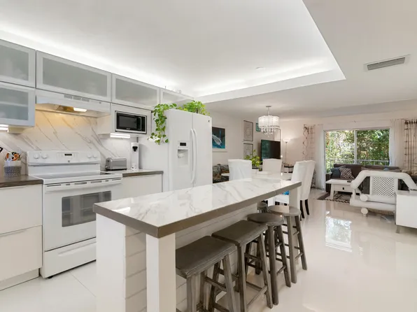 300 Ocean Dr APT 26, Key Largo, FL 33037