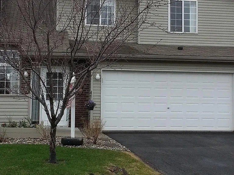 2353 Oakridge Cir — Photo 2
