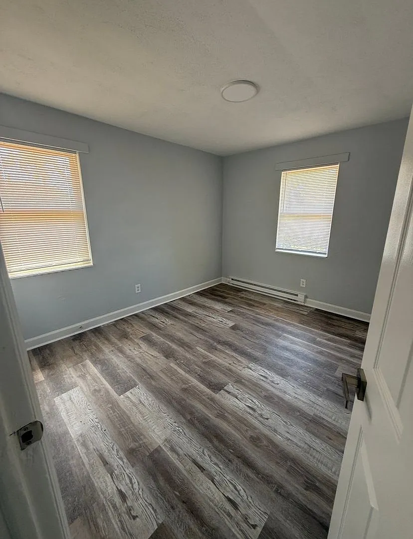 1350 N. Chestnut St. — Photo 2