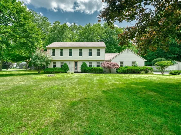 1199 Fox Holw, Webster, NY 14580