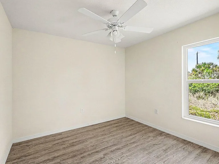 1031 S Bronze Ct — Photo 20