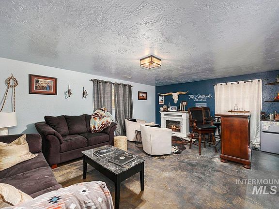5th image of 235 Grandview Dr S
