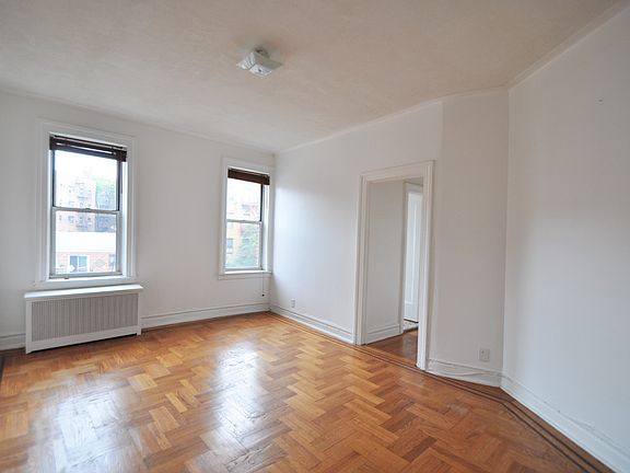 3rd image of 8355 Lefferts Blvd APT 4E