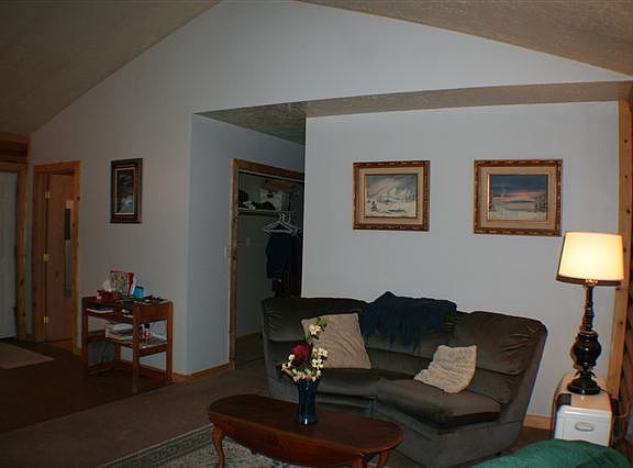 5th image of 2491 Goldhill Rd