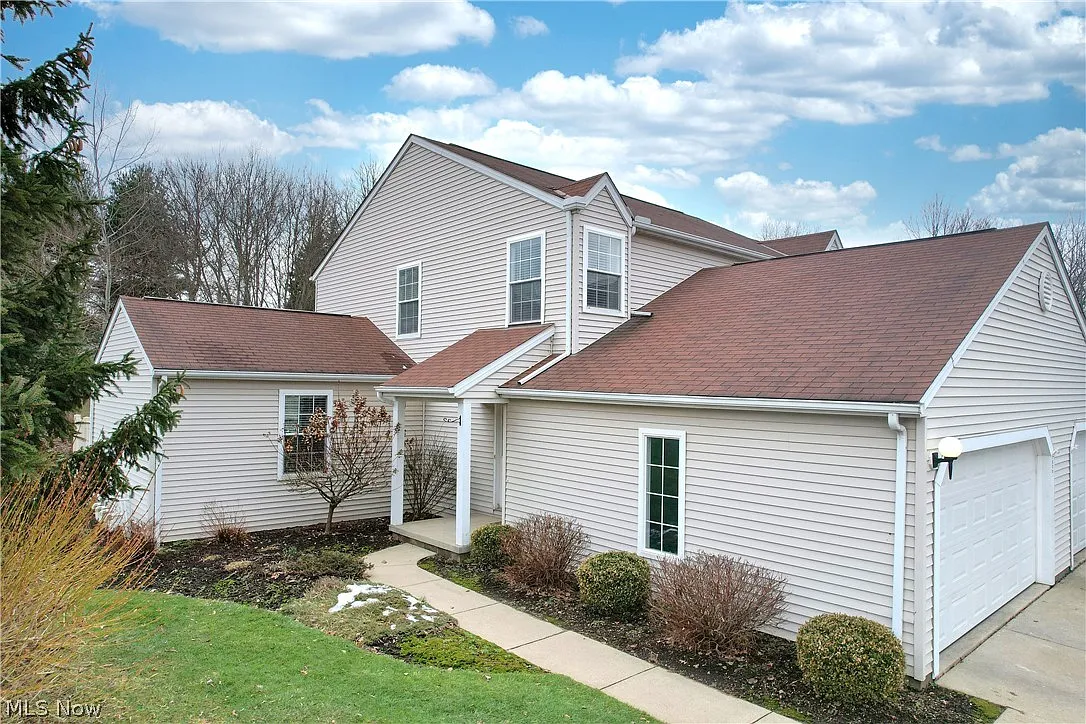 80 Canter Ln APT B photo 1