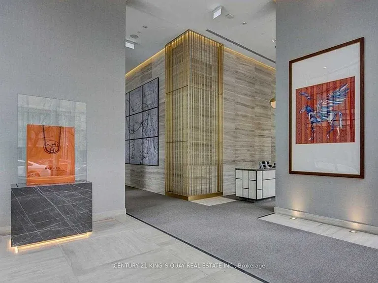 50 Charles St E #4204 — Photo 4