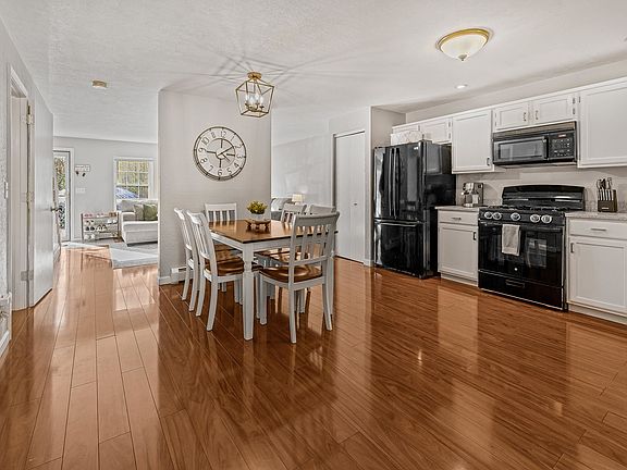 4th image of 23 Tanglewood Drive