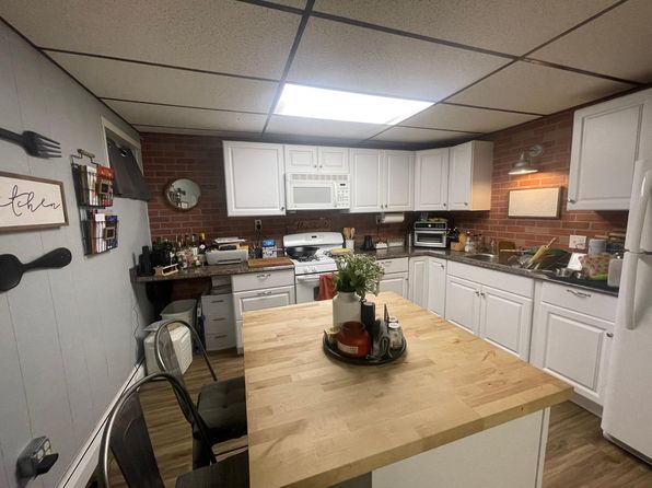 94 Old Salem Pike APT 3