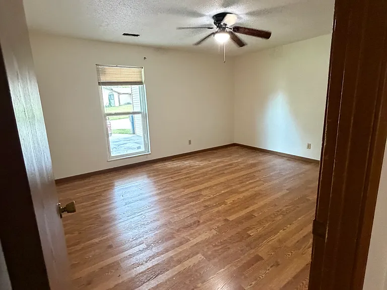 24 Twin Oaks Dr — Photo 18