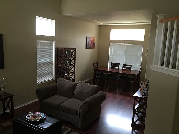 Spacious forma Dining Room