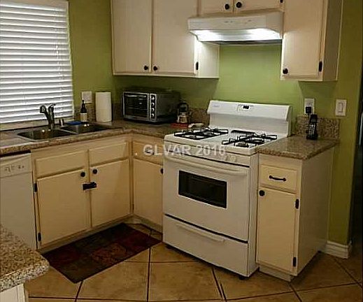 4th image of 2525 N Jones Blvd