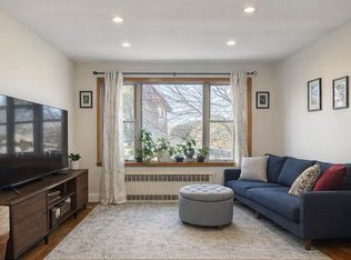22-47 28th St #3F, Astoria, NY 11105