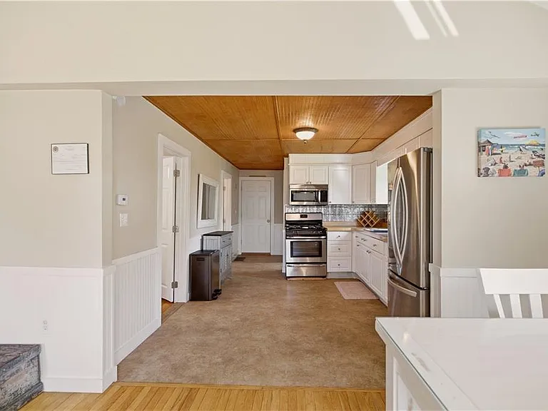 272 Riverside St — Photo 24