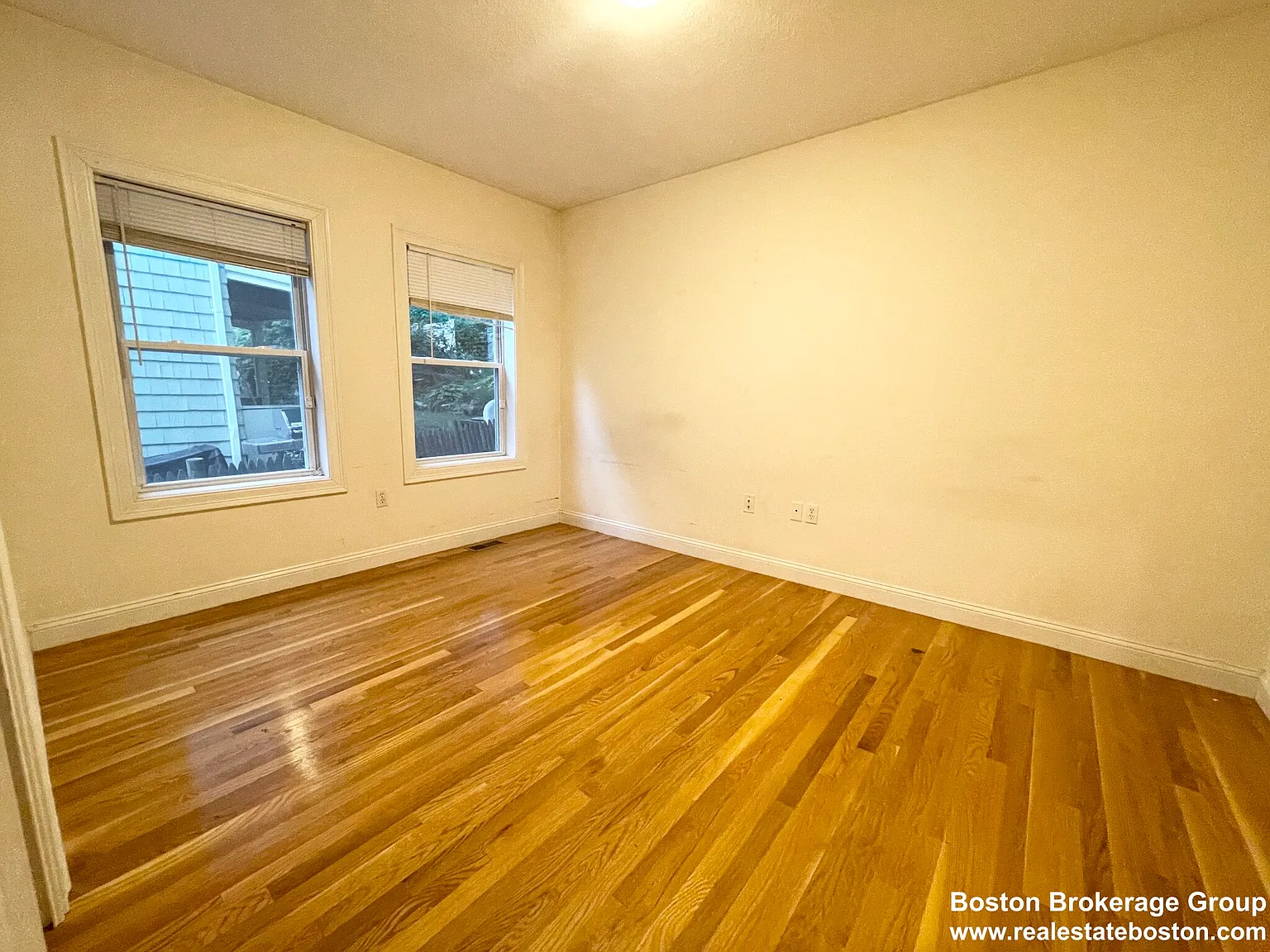 128 Hillside St — Photo 4