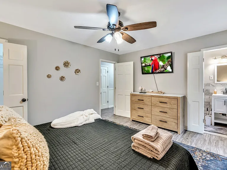 4428 John Dr — Photo 20