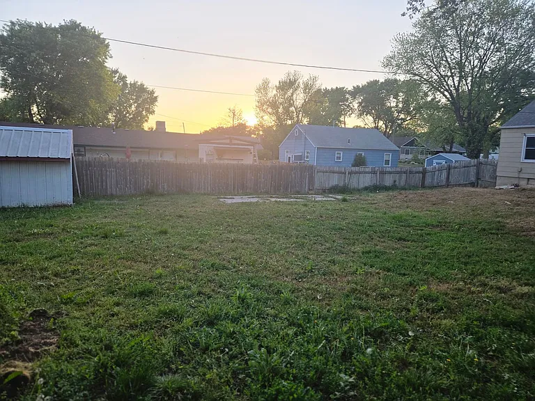 1006 Dexter St — Photo 33