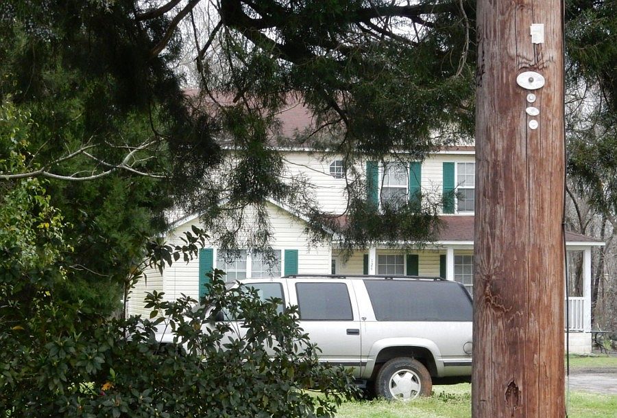 2nd image of 124 N Main St