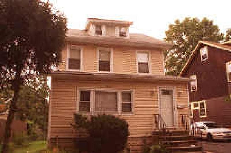 2nd image of 654 E 3rd Ave