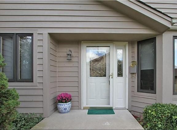 5th image of 6215 Hilltop Dr