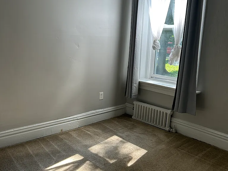 439 Rebecca Ave #1FT — Photo 8