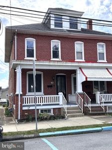 330 W Race St, Stowe, PA, 19464