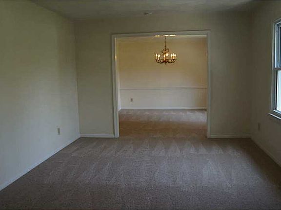 3rd image of 2441 Eastchester Dr