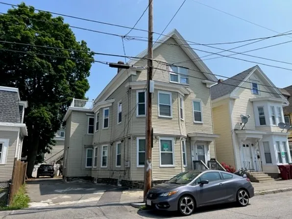 64 3rd St, Lowell, MA 01850