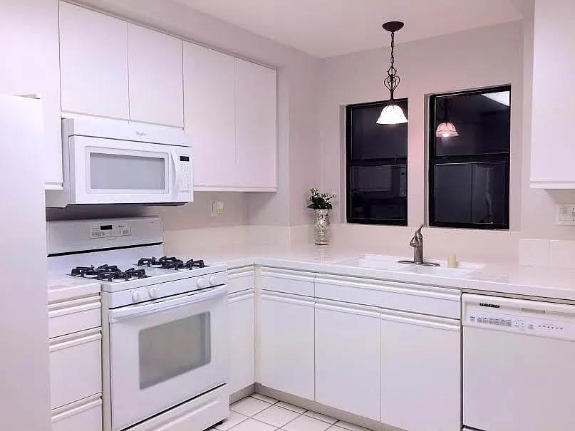 2 bed, 1302 sqft, $3,500 — Photo 4