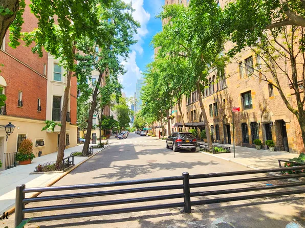 20 Beekman Place image 9 of 12