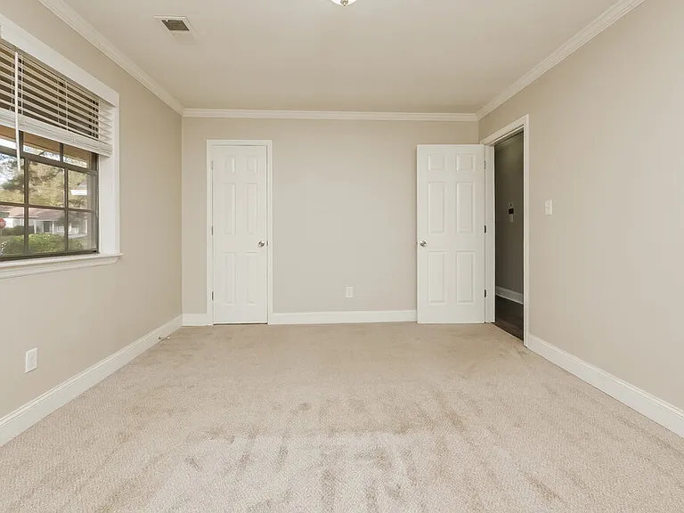 9346 Woodknoll Way — Photo 12