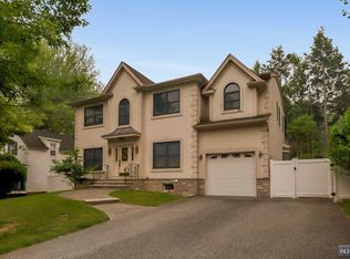 28 Maple St, Closter, NJ 07624