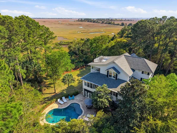 2105 Cape Jasmine Ct, Mount Pleasant, SC 29464