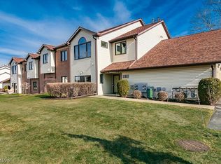 7247 Village Dr, Mentor, OH 44060