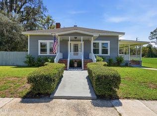 325 S Lake Ave, Lake Butler, FL 32054