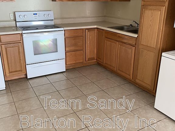 5th image of 6823 Tiki Ln APT 3