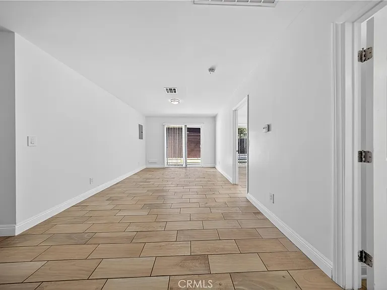 6904 N McLennan Ave — Photo 7