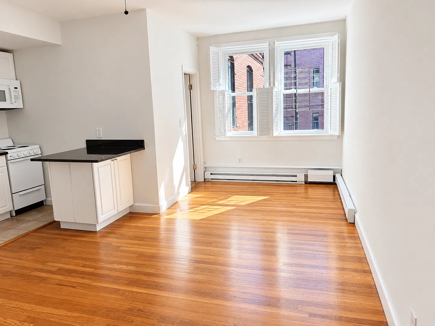 Studio, 400 sqft, $2,300 — Photo 3