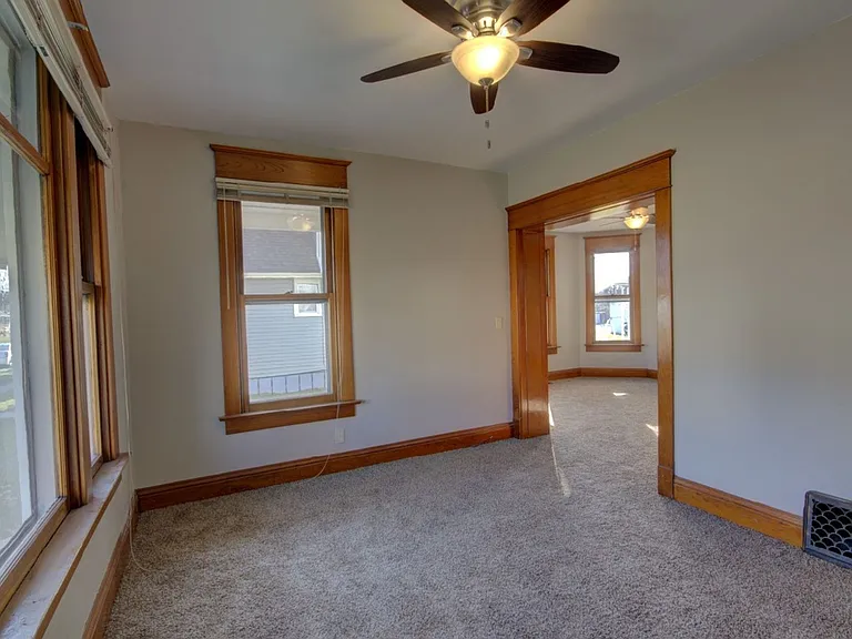 514 S Clark St — Photo 21